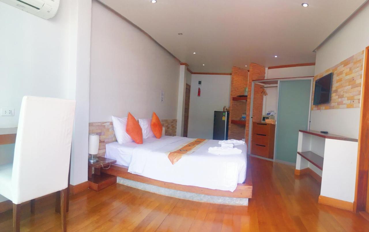 Casa Jip Guesthouse Patong Exterior foto