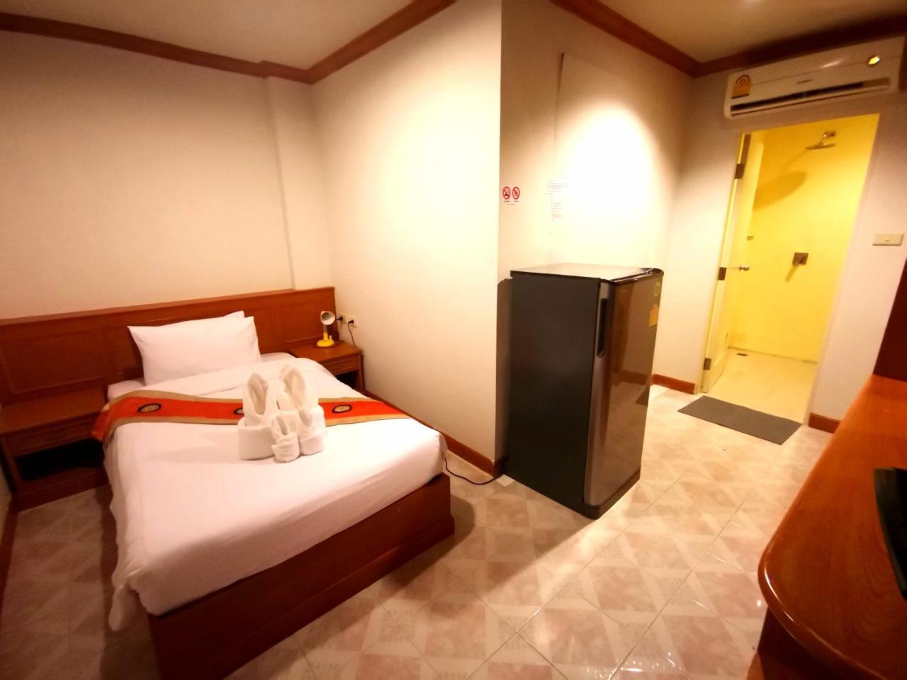Casa Jip Guesthouse Patong Exterior foto